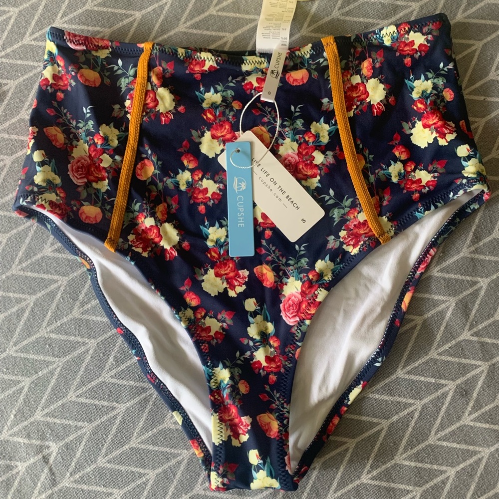 Cupshe Swim Bottoms size small NWT